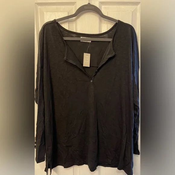 Maurice’s Women’s Black Henley Long Sleeve Shirt, size 1X NWT! - Picture 1 of 2